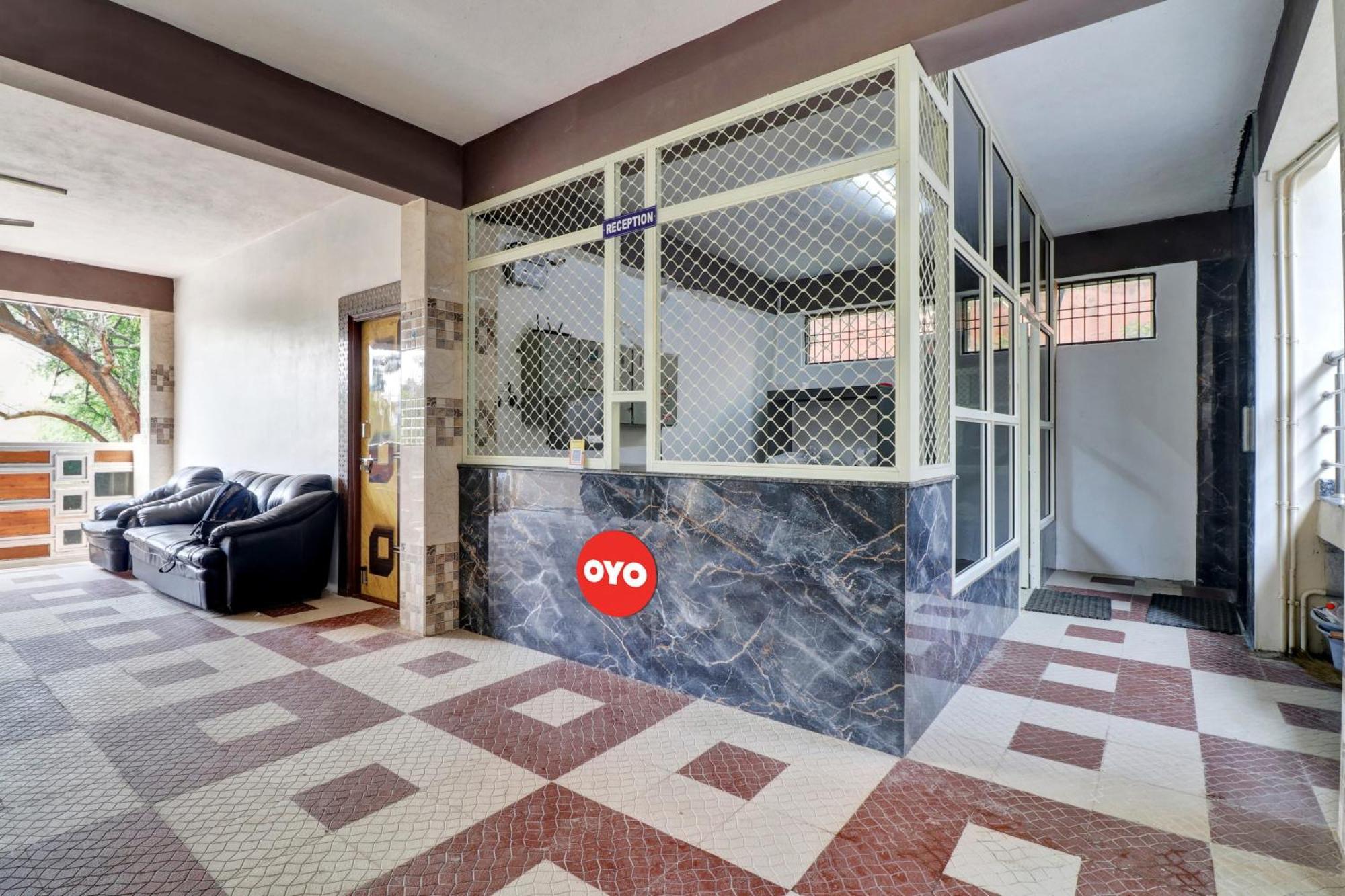 Hotel O Seshadri Homestay Tirupati Bagian luar foto