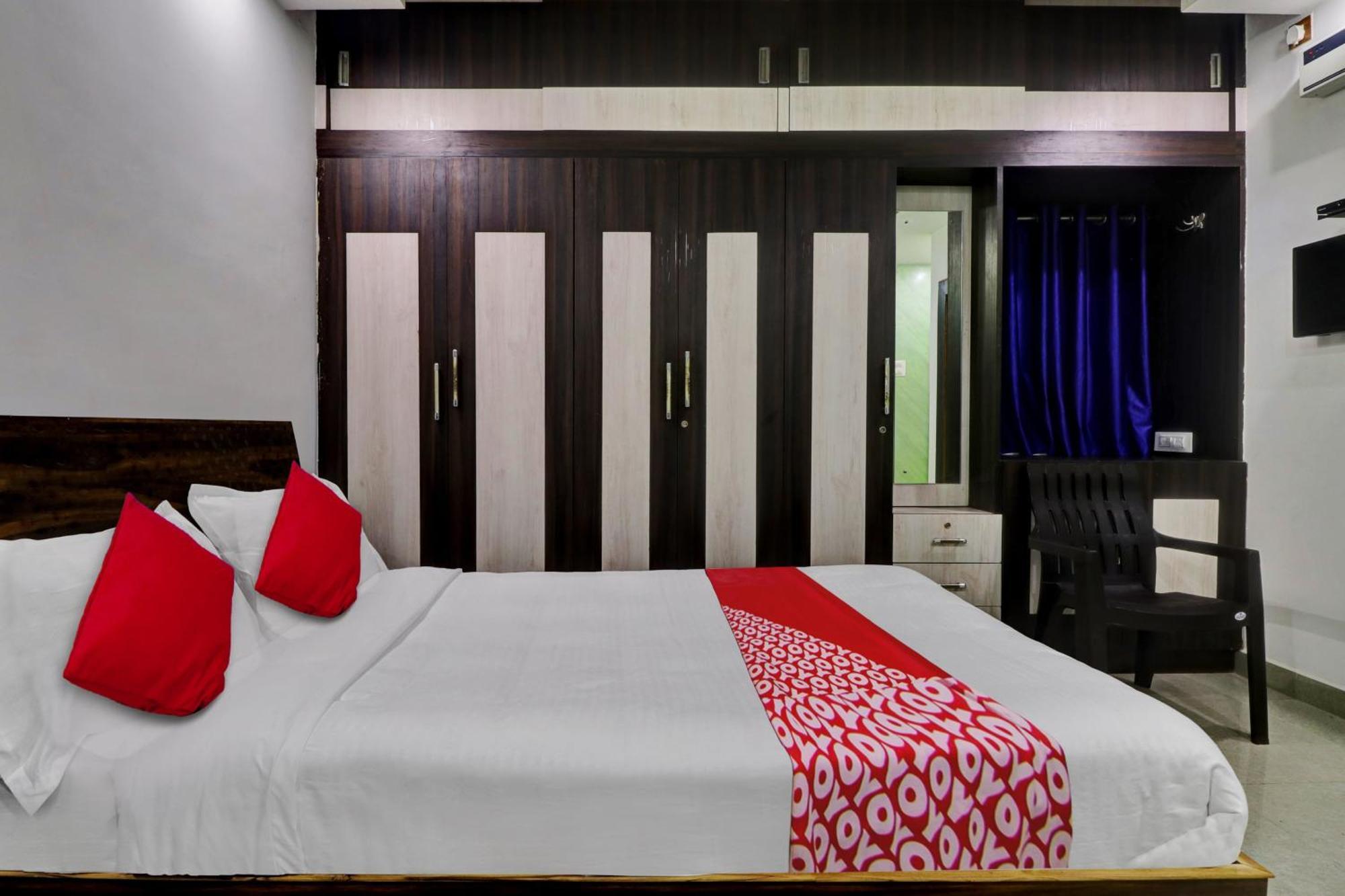 Hotel O Seshadri Homestay Tirupati Bagian luar foto